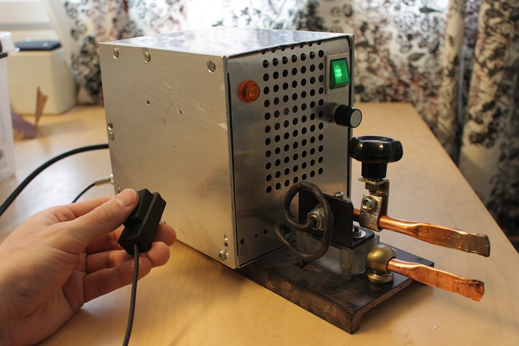 🔴HOMEMADE SPOT WELDER (With MICROWAVE TRANSFORMER) 